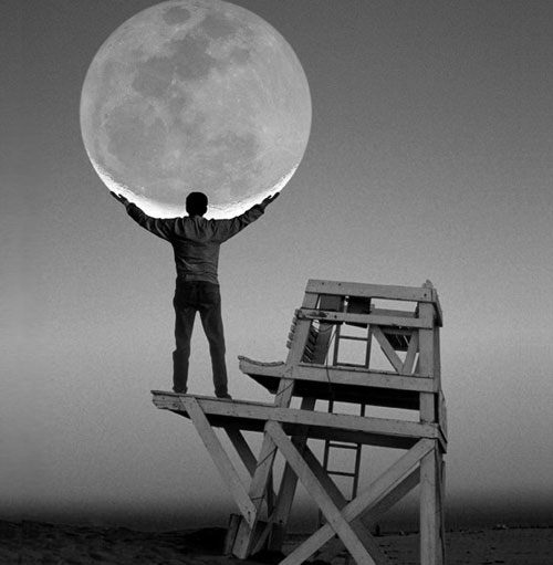 black and white Moon Holder